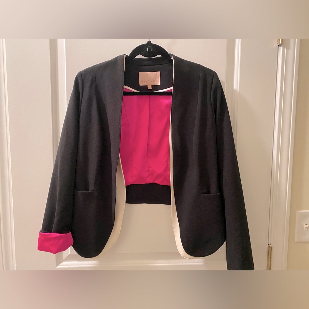 Gibson and Latimer Black Blazer with hot pink and white lining.